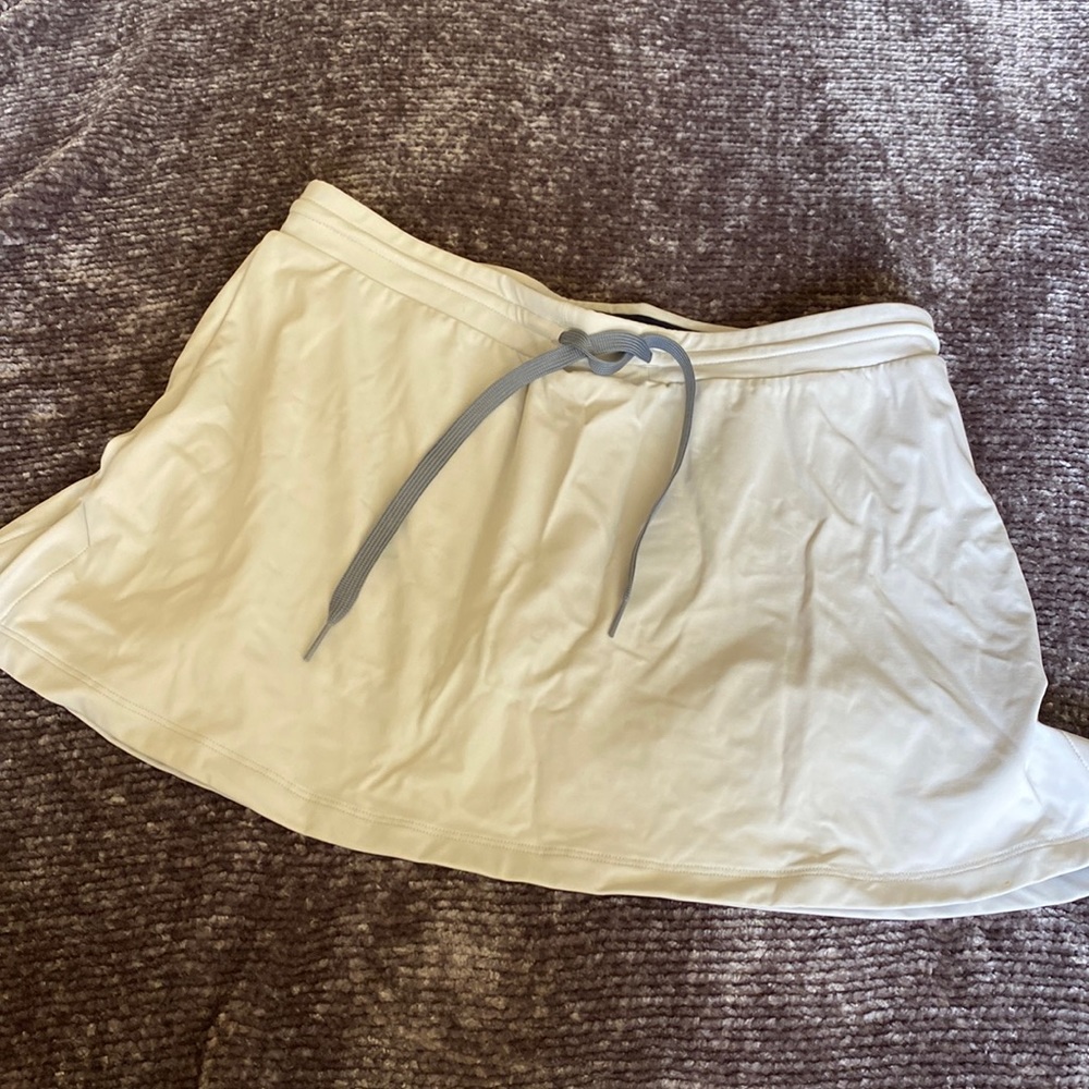 Outdoor Voices lined tennis skirt